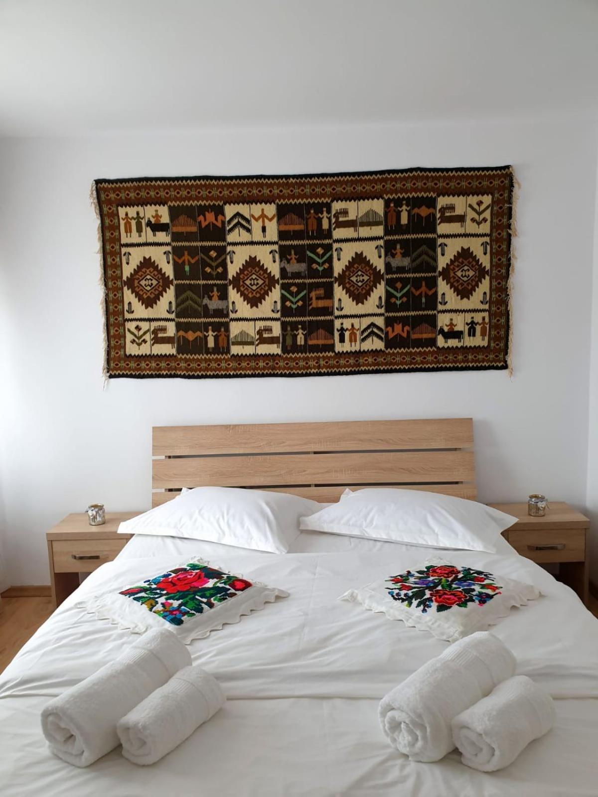Casa Tomsa Bed and Breakfast Rozavlea Værelse billede